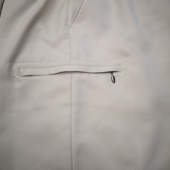 Izod Golf Men's Size 38 Cream Zipper & Button Closure Straight Fit Shorts - Picture 8 of 13